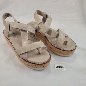 Boutique by Corkys Womens Oro Wedge Sandals Metallic Tan Size 10
